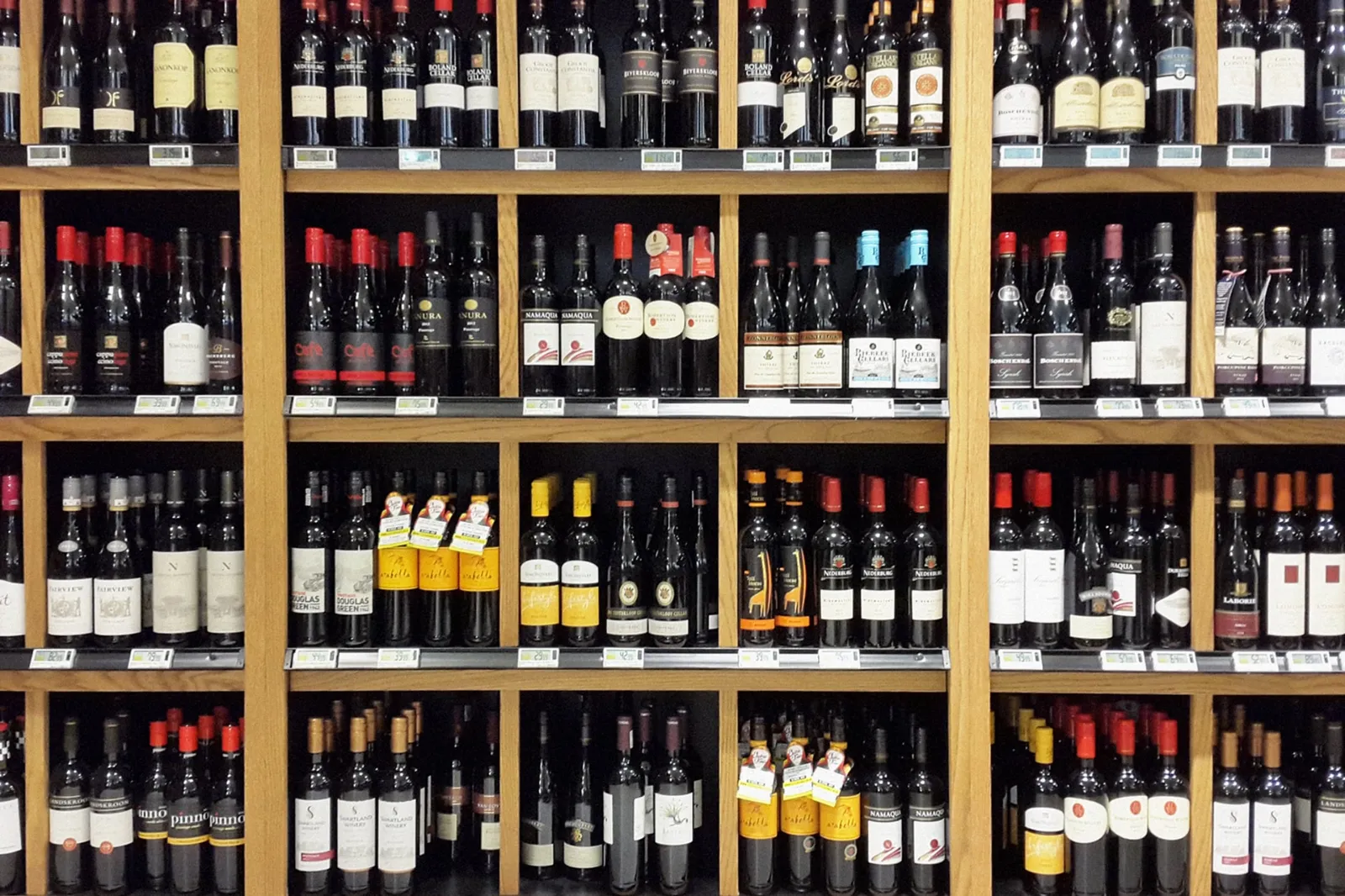 tips for collecting wine labels